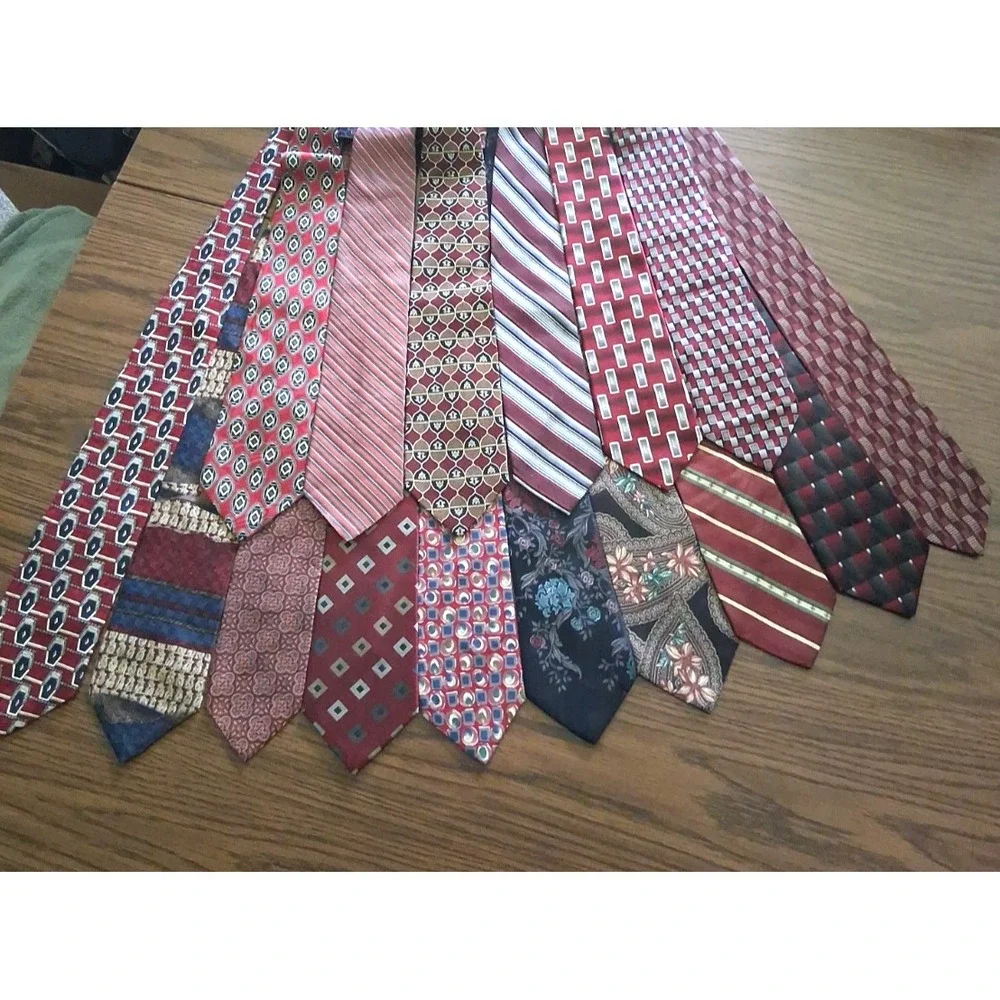 Lot of 16 Burgundy Maroon Neckties Name Brands Assorted Sizes VTG to Modern